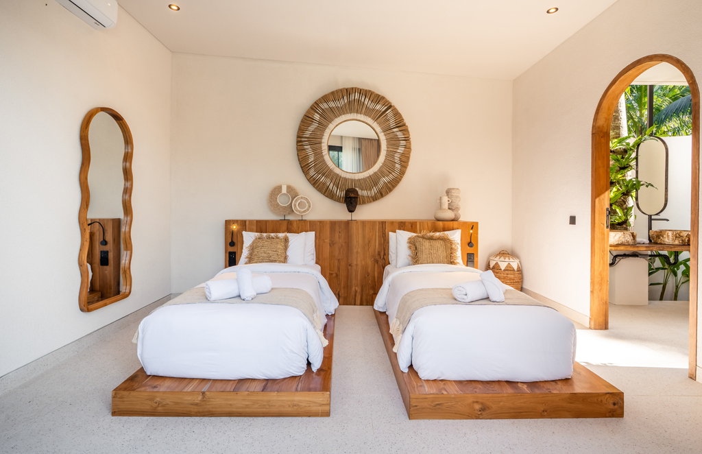 fire fly villa bali - Bed